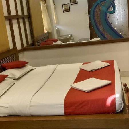 Hotel Aston Kalkuta Zewnętrze zdjęcie