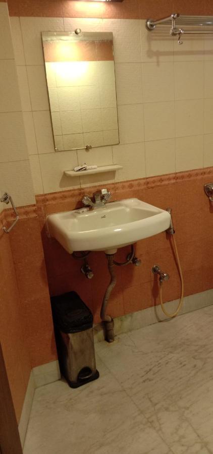 Hotel Aston Kalkuta Zewnętrze zdjęcie