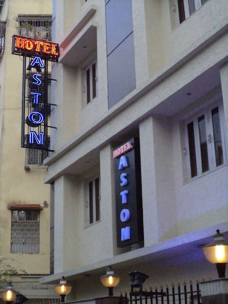 Hotel Aston Kalkuta Zewnętrze zdjęcie